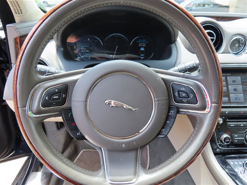2015 Jaguar XJ Portfolio - Photo 11