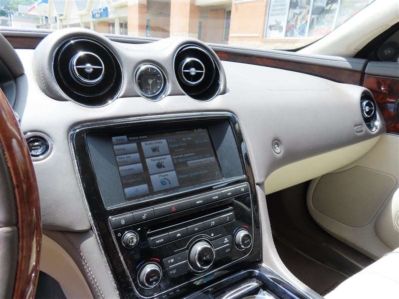 2015 Jaguar XJ Portfolio - Photo 12