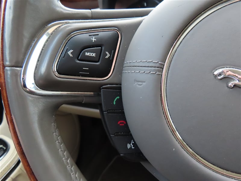 2015 Jaguar XJ Portfolio - Photo 23